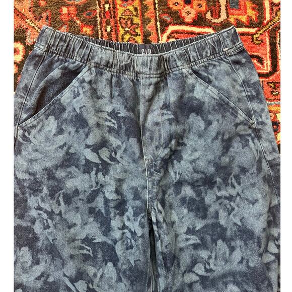 NWOT Gap Blue Floral Midrise Soft Horseshoe Barrel Leg Jeans Size Small Regular - Picture 2 of 6
